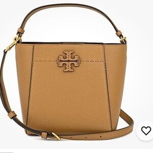 Tory Burch McGraw bucket bag. Pebbled Leather